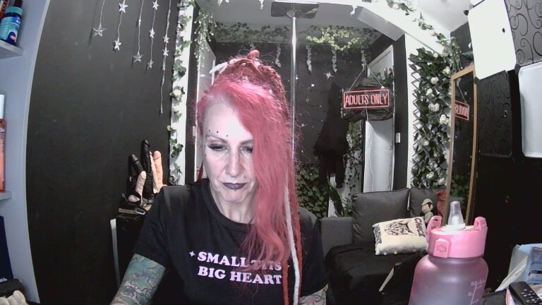 SkySparks's Streamate show and profile