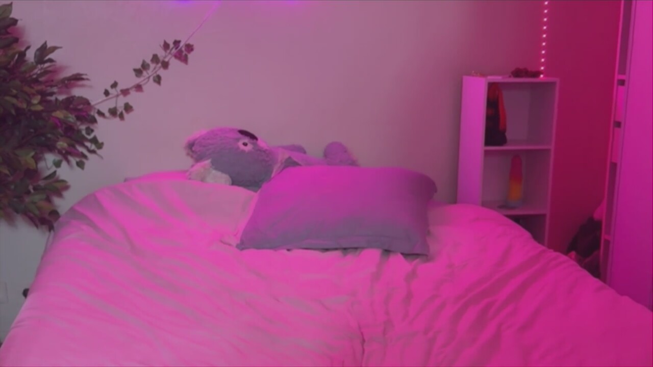 Zoeypinkmask